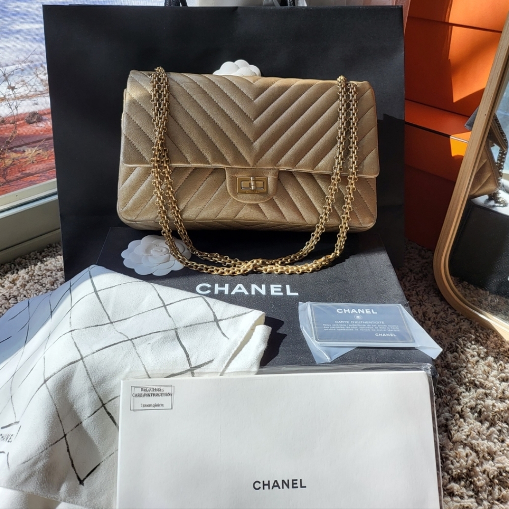 Chanel 2.55 bag 226 - Picture 16 of 17